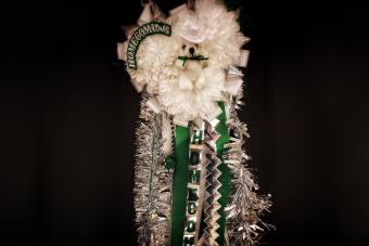 How to Make a Homecoming Mum or Garter That Stands Out 