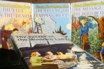 Valuable Vintage Nancy Drew Books & the Clues to Finding Them