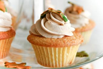 10 Fall Cupcake Flavors With Sugar & Spice in Every Bite