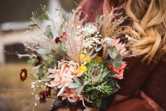 12 Fall Flower Arrangements & Tips for Using Autumn Florals